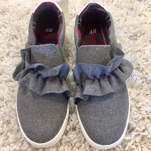 H&M Other - Gray Slip-on causal  sneaker with ruffles Size 5.5